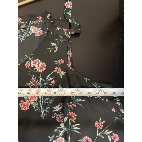 Torrid Floral Blouse Tie Neck Black Pink Women Plus 2X Whimsigoth Croquette Chic - Picture 10 of 10